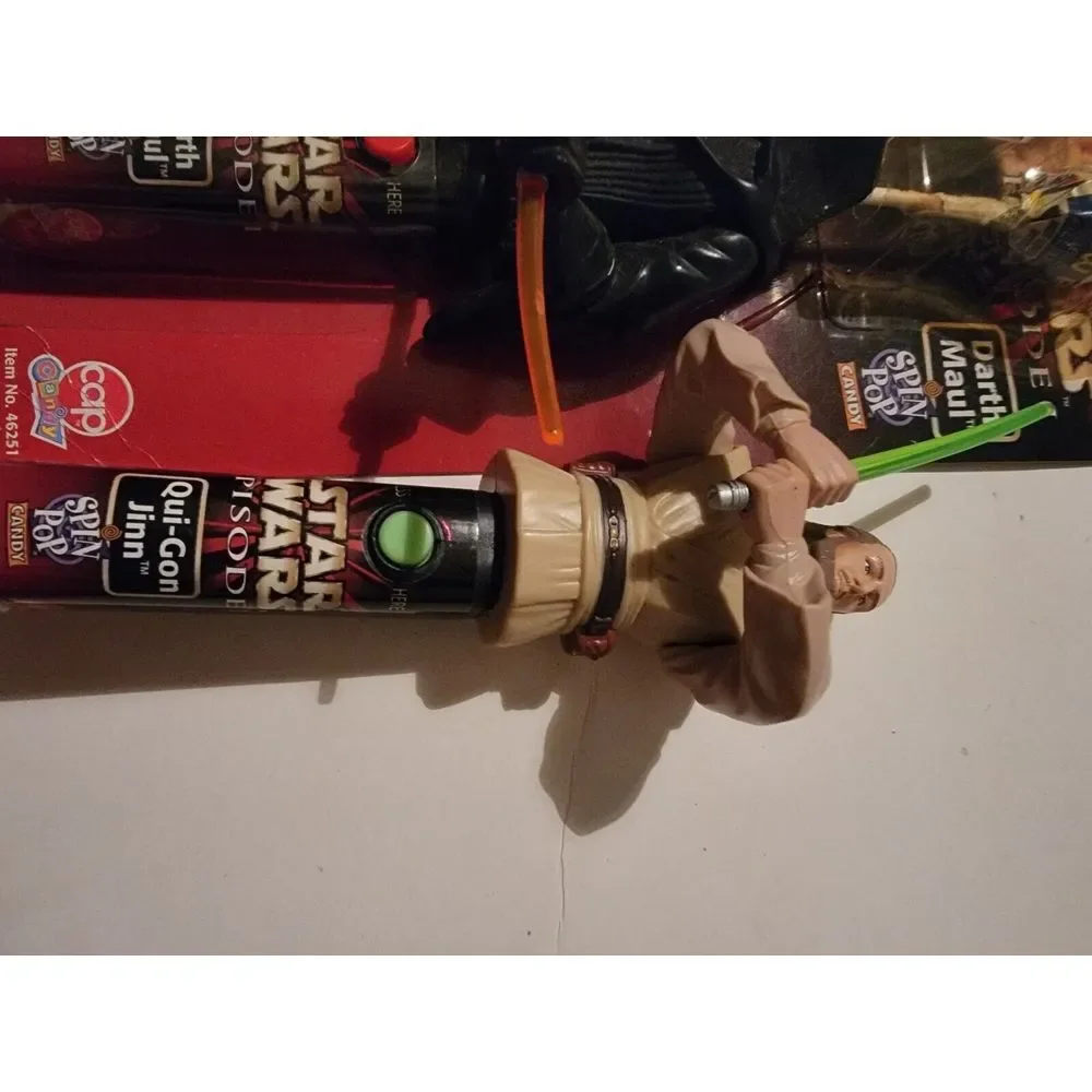 1999 Hasbro Star Wars: Episode I Darth Maul Qui Gon Jinn Spin Pop Candy Vintage